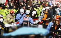 又双叒要见证人从众→景区游玩要注意！各地景区“人从众”再现