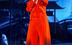 谢娜报平安！出席张杰演唱会住院手环及滞留针引关注2025年5月20日